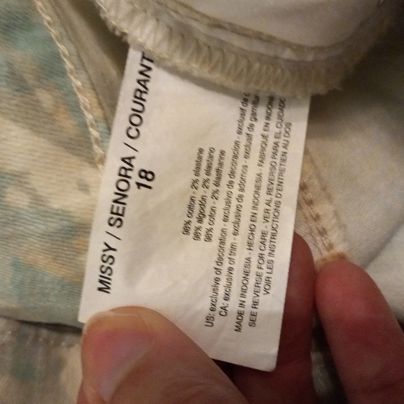 Gloria Vanderbilt Pants 18 Amanda Camouflage Embroidered Flowers Roll Cuff - Picture 13 of 13